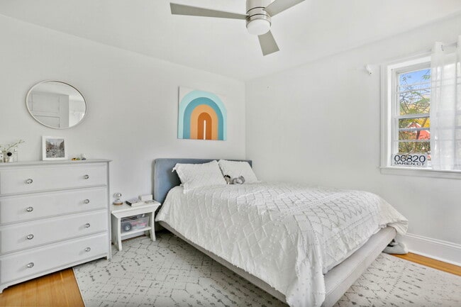 Building Photo - 9 Edgehill Dr