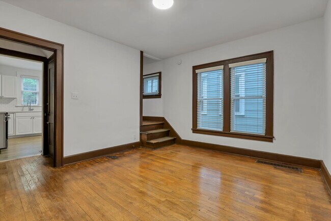 Building Photo - 1349 N 6th St