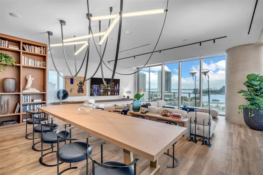 Building Photo - 1400 Biscayne Blvd