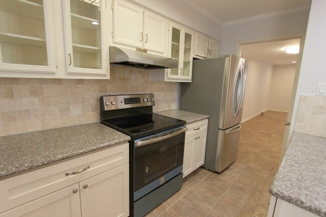 Building Photo - 6511 Kenyon Ln