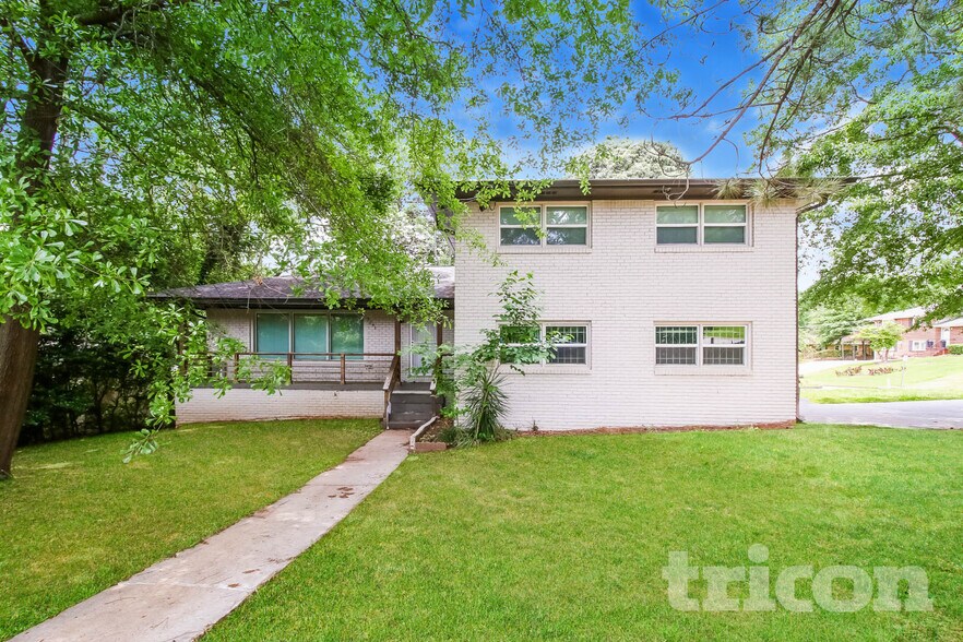 Primary Photo - 2241 Wallingford Dr