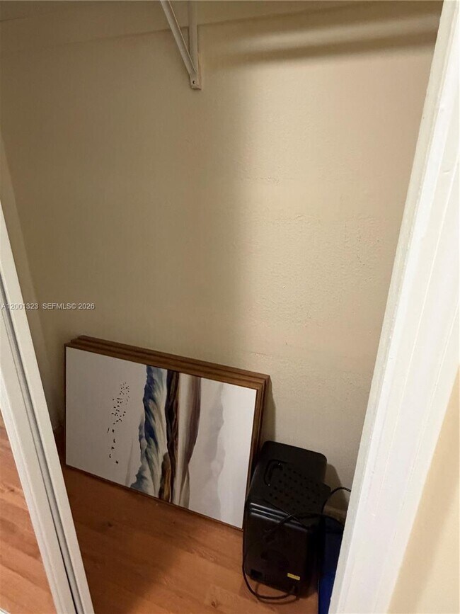 Building Photo - 100 Edgewater Dr