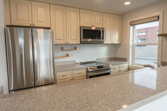Building Photo - 2Bd/1Ba Seattle Condo