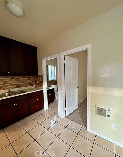 Building Photo - 1336 W 109th St