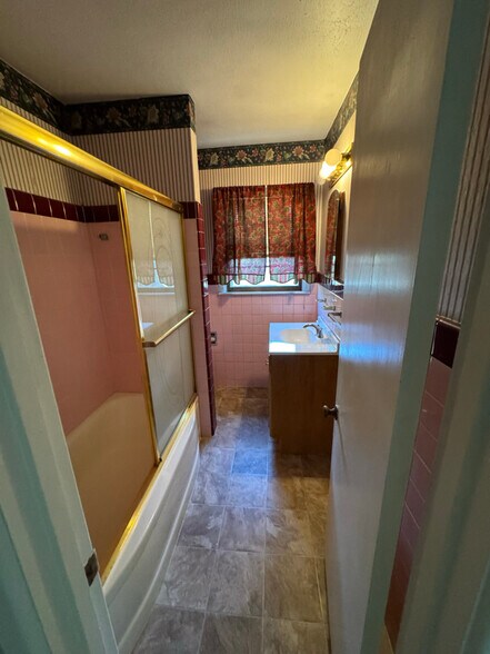 Building Photo - 2217 N 42nd St