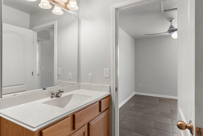 Building Photo - 1600 Arbor Knot Dr