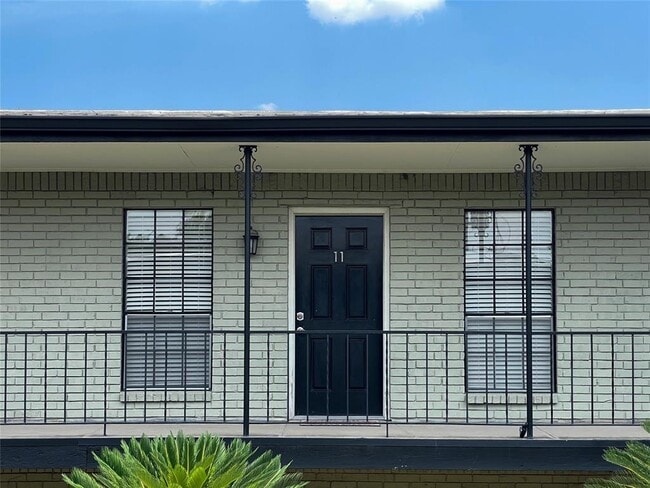 Building Photo - 3402 Garrott St