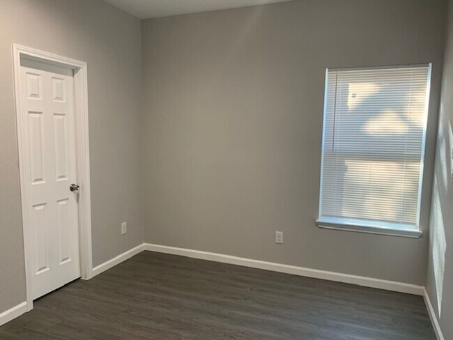 Building Photo - 7503 Novella Dr