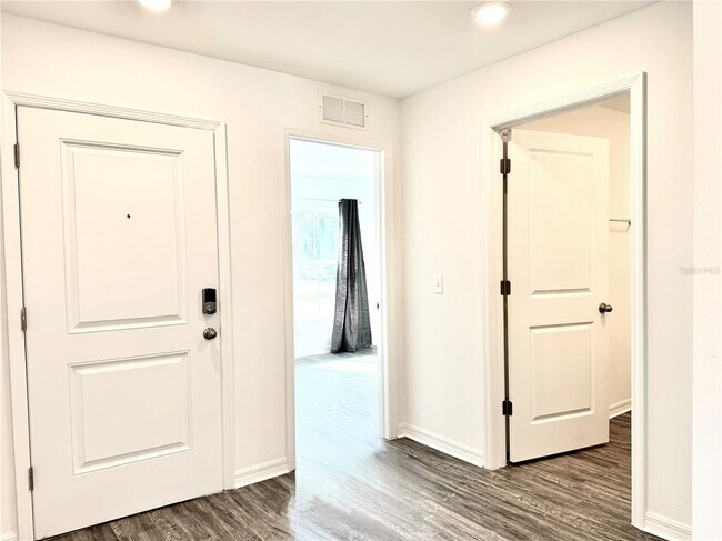 Building Photo - 4110 Targee Ave