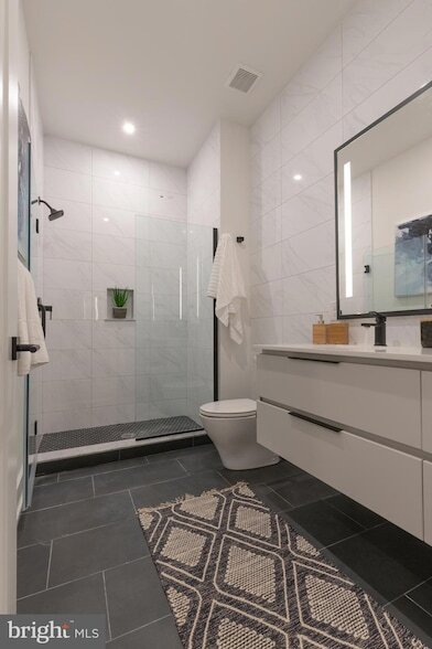 Building Photo - 1421-23-1423 E Columbia Ave