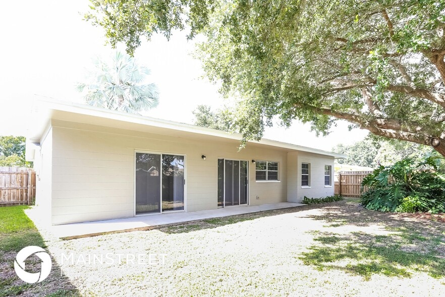 Building Photo - 8875 Orange Blossom Dr