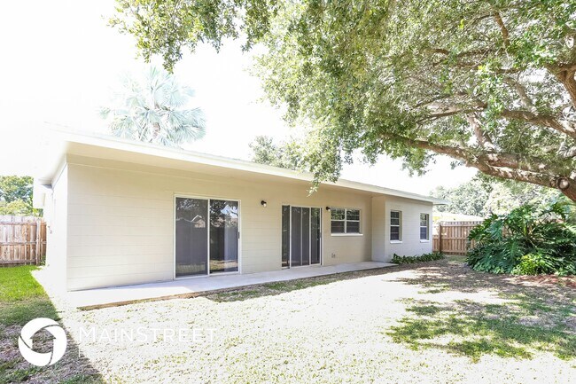 Building Photo - 8875 Orange Blossom Dr