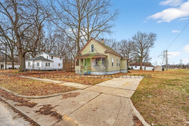 Building Photo - Newly Remodeled 3 Bedroom Home In Muskegon Heights!!