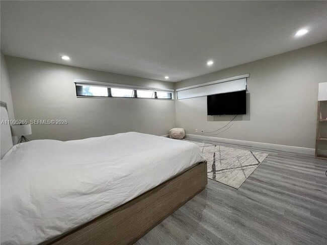 Building Photo - 307 Bonnie Brae Way