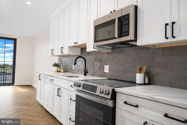 Building Photo - 128 N Bond St