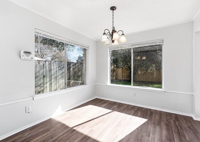 Building Photo - 3423 Nutwood Ln