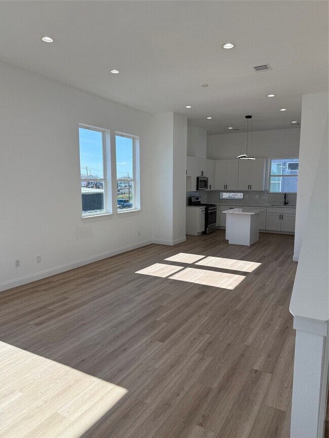 Building Photo - 6350 Culberson St