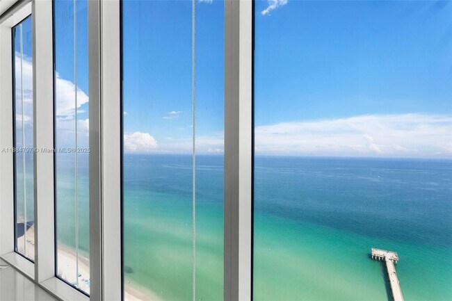 Building Photo - 16699 Collins Ave