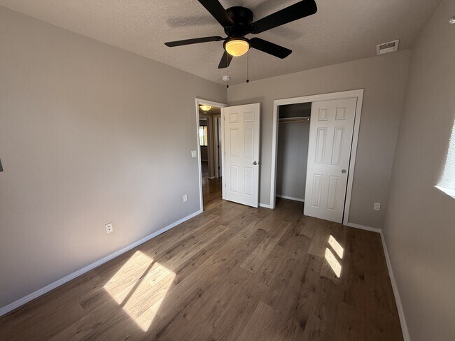 Building Photo - 2729 Bel Air Dr NE