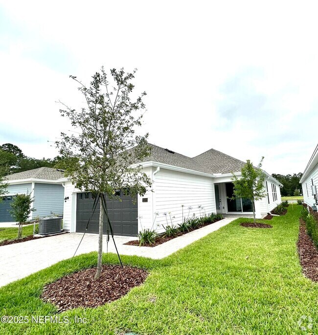 Building Photo - 207 Chalet Ct