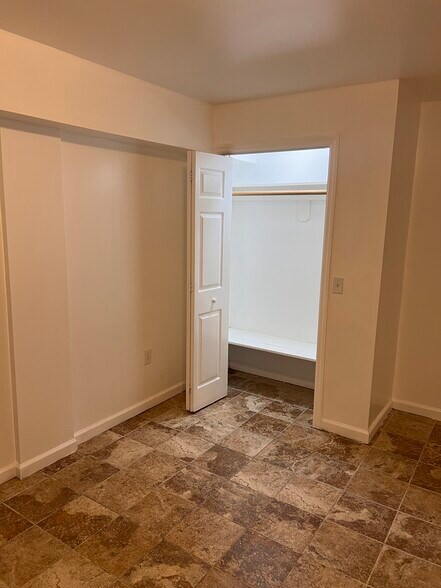 Building Photo - 163 Fair St