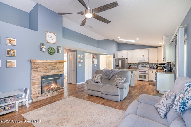 Building Photo - 1781 Radisson St NW