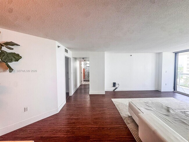 Building Photo - 5757 Collins Ave