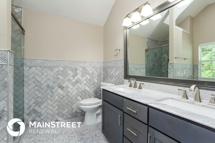 Building Photo - 6123 Lamp Post Pl