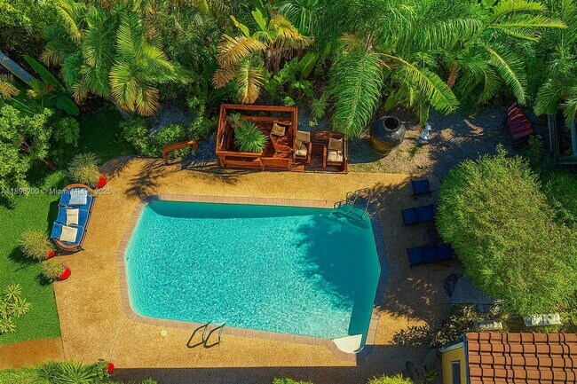 Building Photo - 690 NW 68th Ave