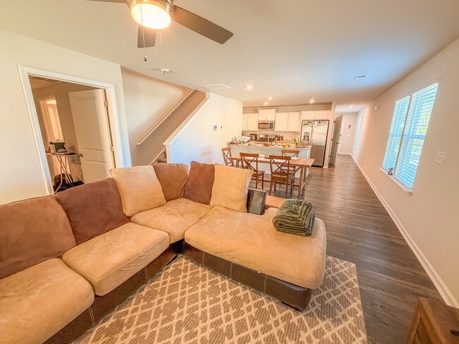 Building Photo - 203 Boneset Dr