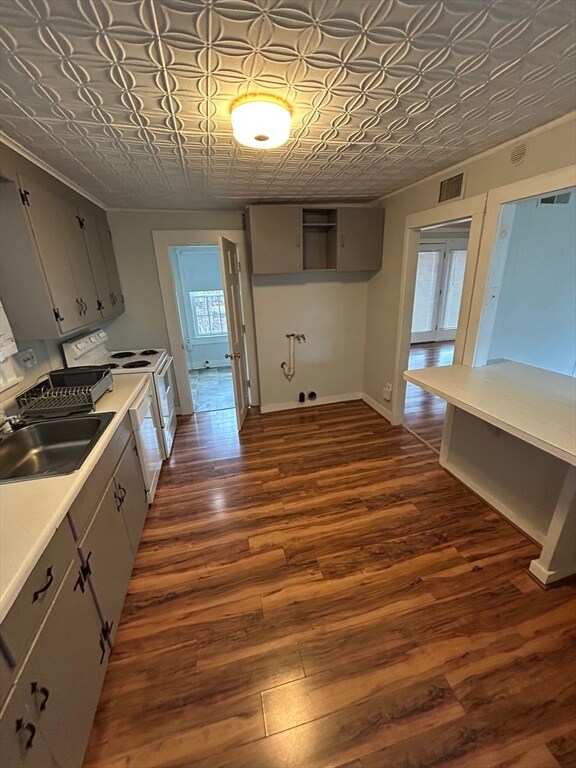 Building Photo - 272 N Main St