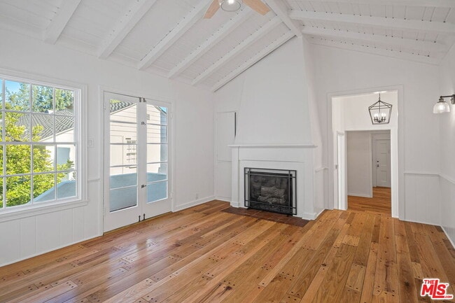 Building Photo - 10527 Le Conte Ave