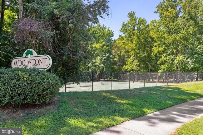 Building Photo - 7170 Westfield Ct