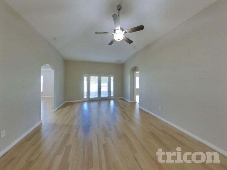 Building Photo - 12522 Cricklewood Dr