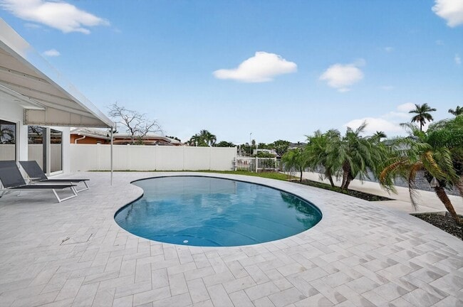 Building Photo - 2720 NE 59th St