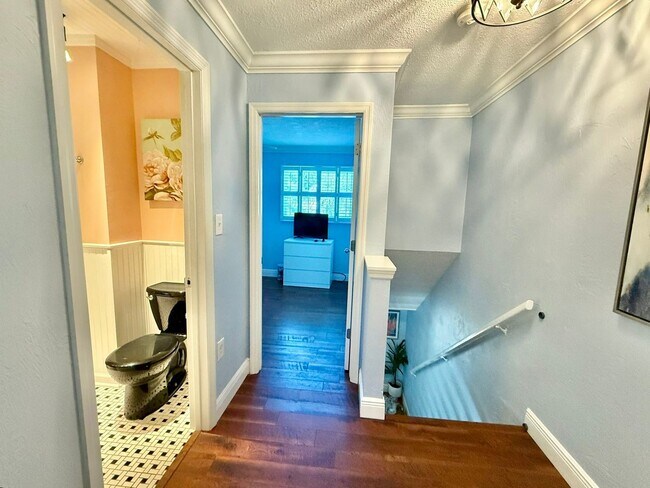 Building Photo - Beautiful 2 Bedroom Townhome in NSB with p...