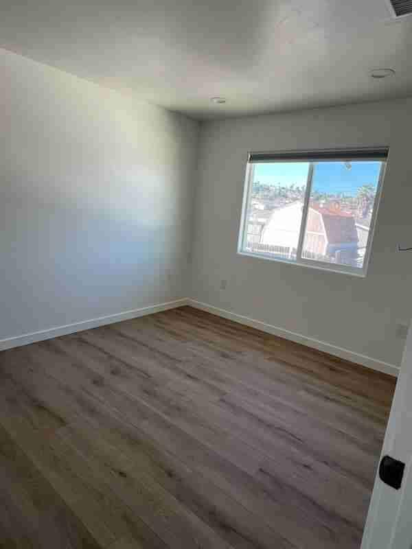 Building Photo - 8820 Noeline Ave