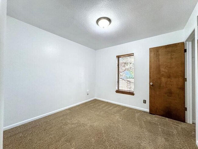 Building Photo - 6376 Lamar Pl