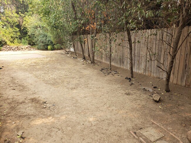 Building Photo - Wonderful Shastan Home!