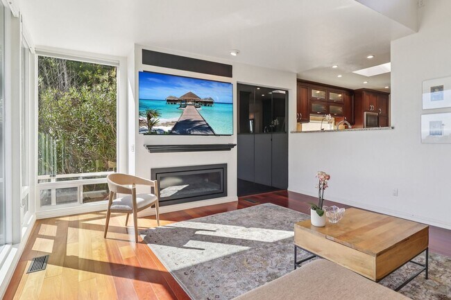 Building Photo - La Jolla Home with Ocean Views! Solar and AC