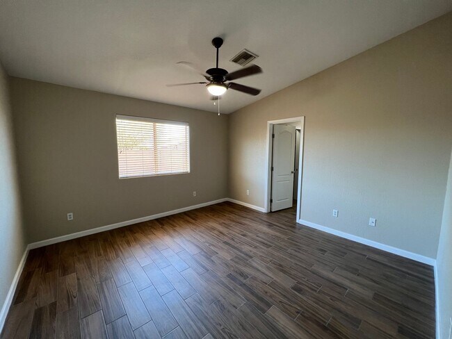 Building Photo - CULDESAC HOME IN ESTRELLA!