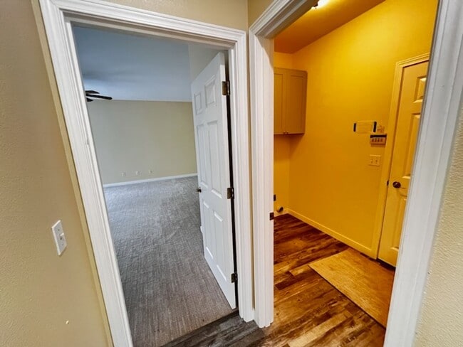 Building Photo - Elegant home in UP with primary bedroom suite on main level