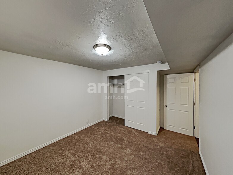 Building Photo - 3877 Chilton Rd