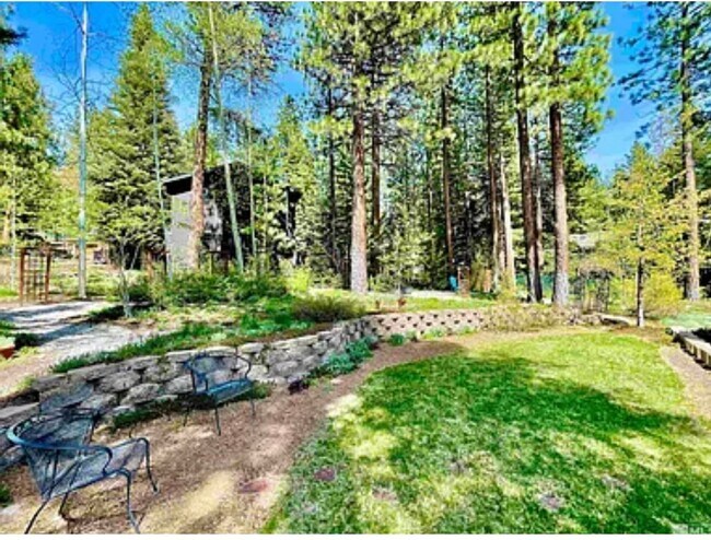 Building Photo - Nice house available now!