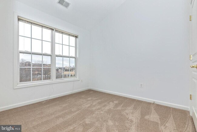 Building Photo - 3611 Sprigg St S