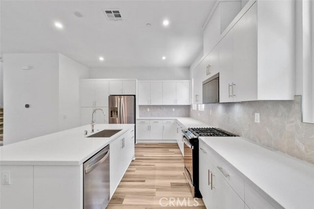 Building Photo - 1122 W Bushell St