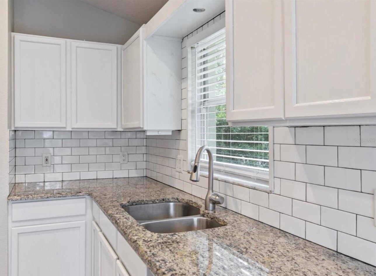 Building Photo - 5725 Hawklake Rd