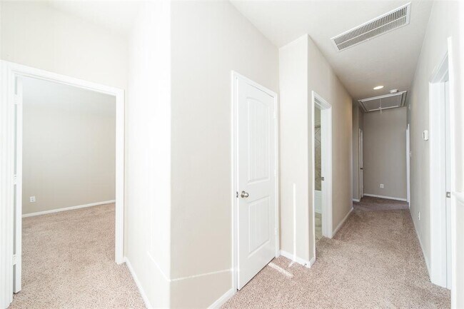 Building Photo - 8130 Heartbrook Field Ln