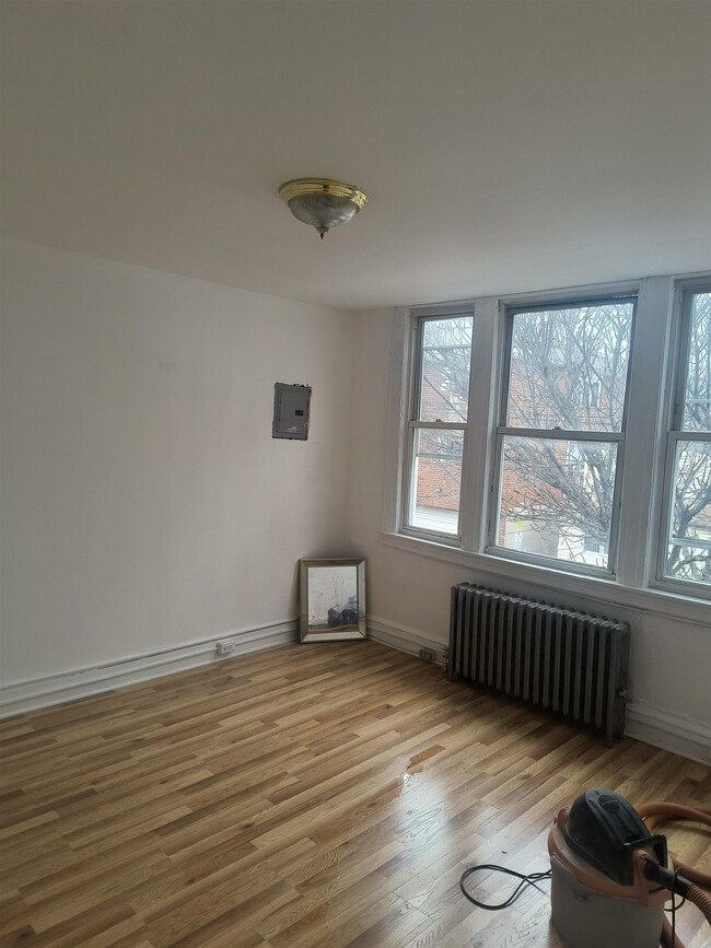 Building Photo - 124 69th St