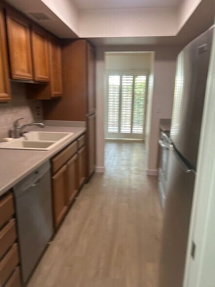 Building Photo - 1136 E Villa Rita Dr